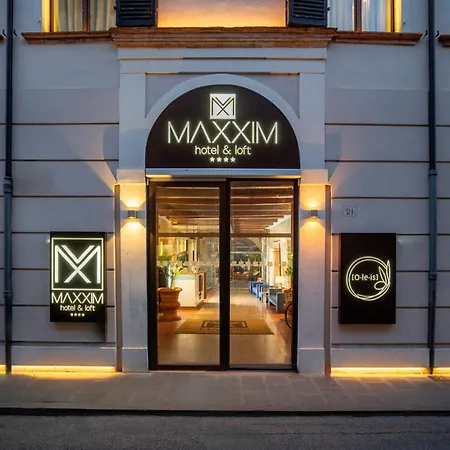 Hotel Maxxim & Loft 4*